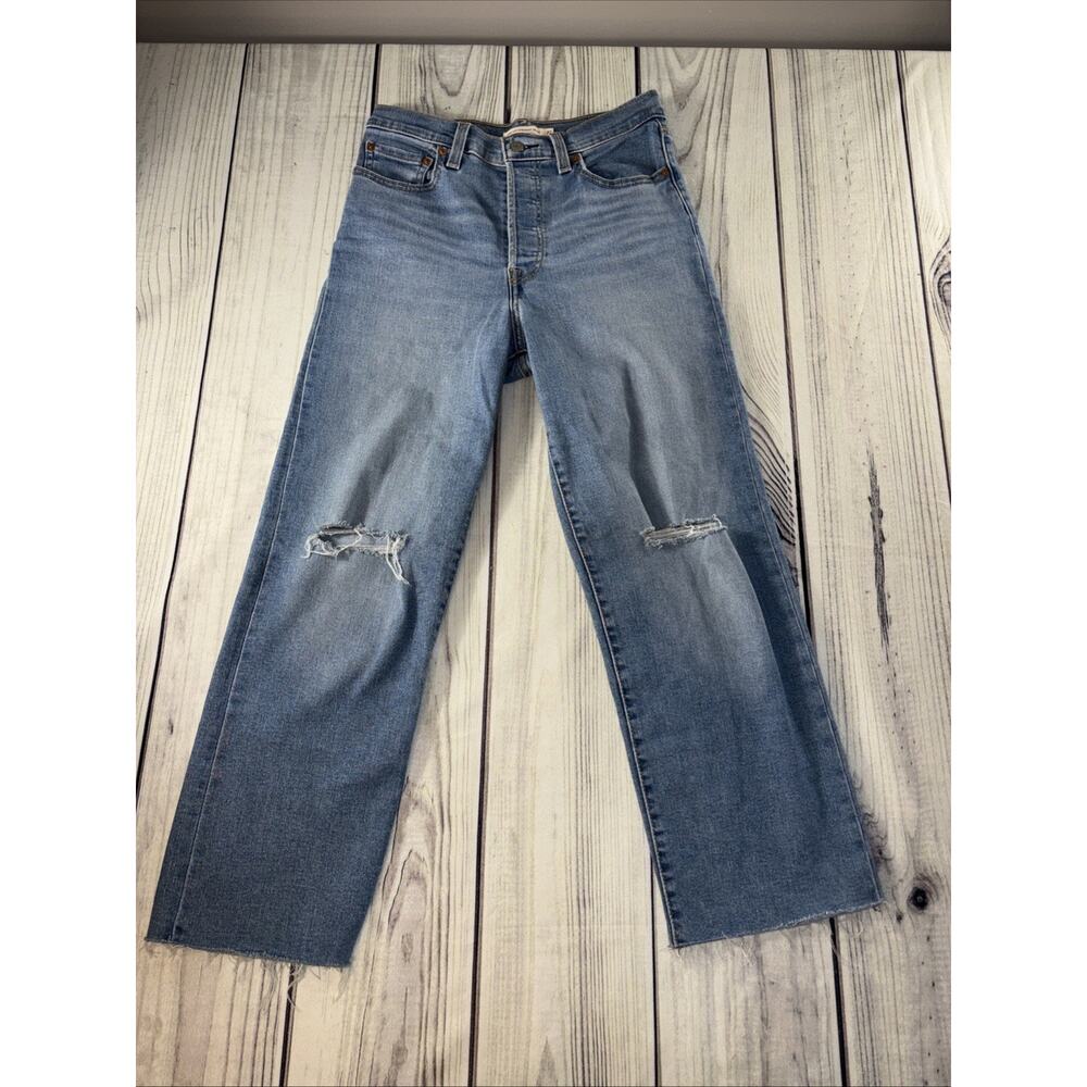 Women’s Levi Rib cage Straight Ankle Jeans Size 27 Distressed Light Wash EUC
